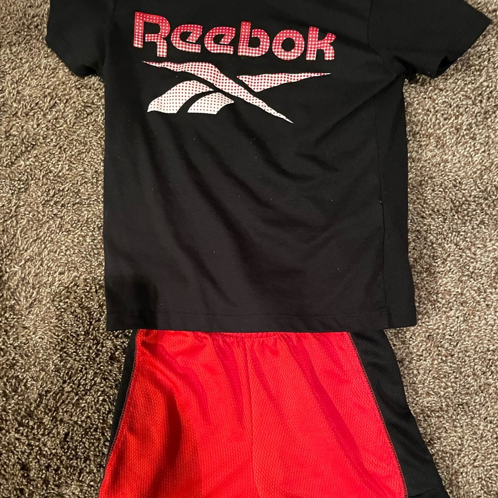 Reebok (size 4t)